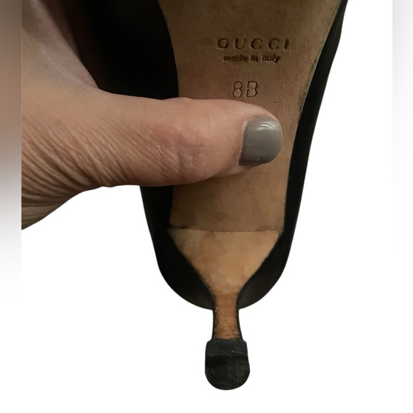 GUCCI Black Leather Pointy Pumps with Tassels, Size 8B, Made in Italy - Picture 9 of 9